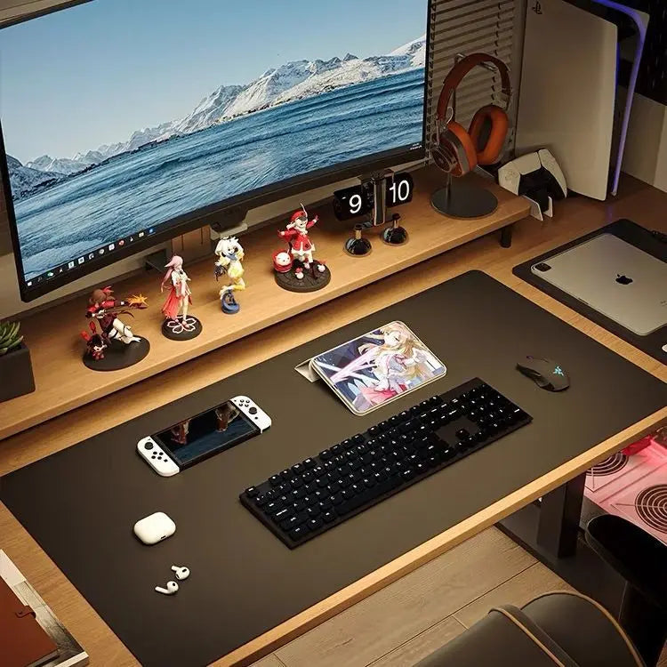 Felt vs Leather Desk Mat: Which One Is Right for You?